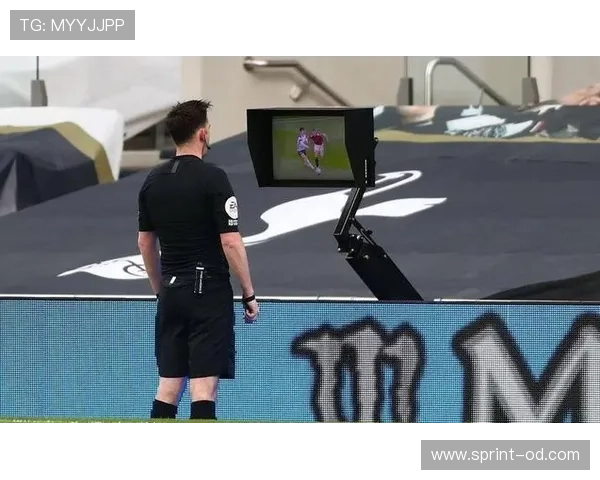 点球击中门框后能补射吗？规则如何判定二次触球