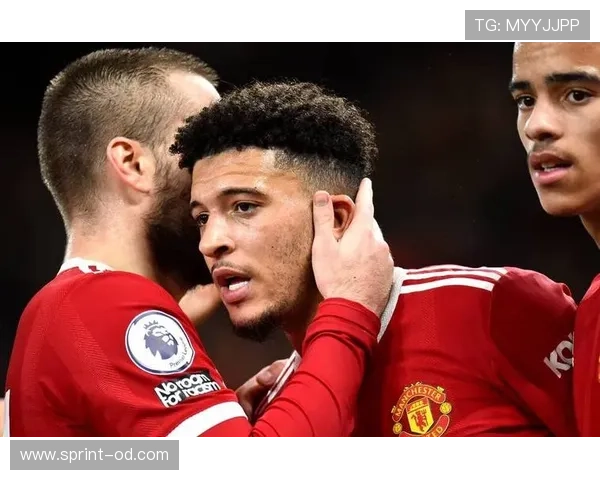 加纳乔在高位压迫中的边锋战术角色解析