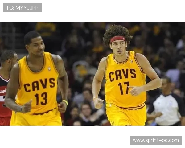 瓦莱乔无球掩护效率下滑，防守影响力仍存